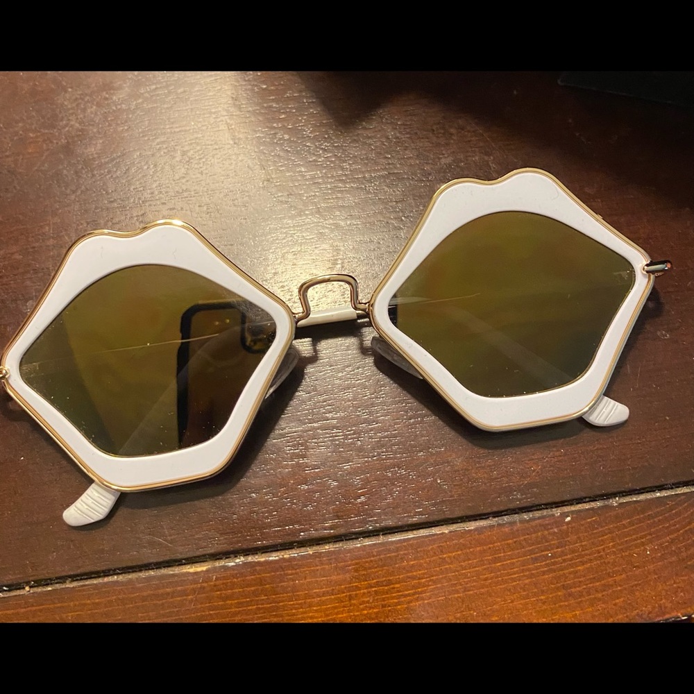 Sunglasses - Picture 2 of 3